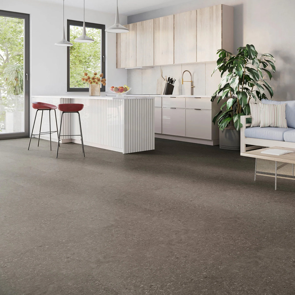 JOKA Design 340 Dryback 2886 Venetian Wash Klebevinyl in einer Wohnküche mit weißen Fronten, zwei roten Barhockern und Sitzbank
