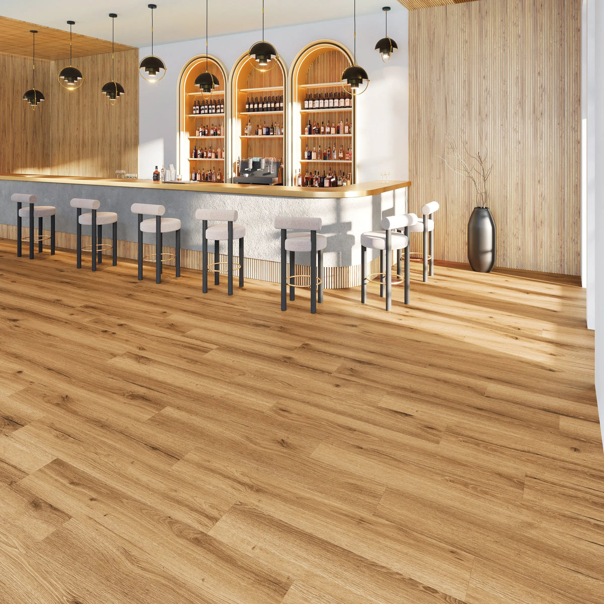 Heller Gastronomieraum mit JOKA Design 555 Wooden Styles 707X Oak Classic EIR Klick Vinyl in klassischer Eichenoptik