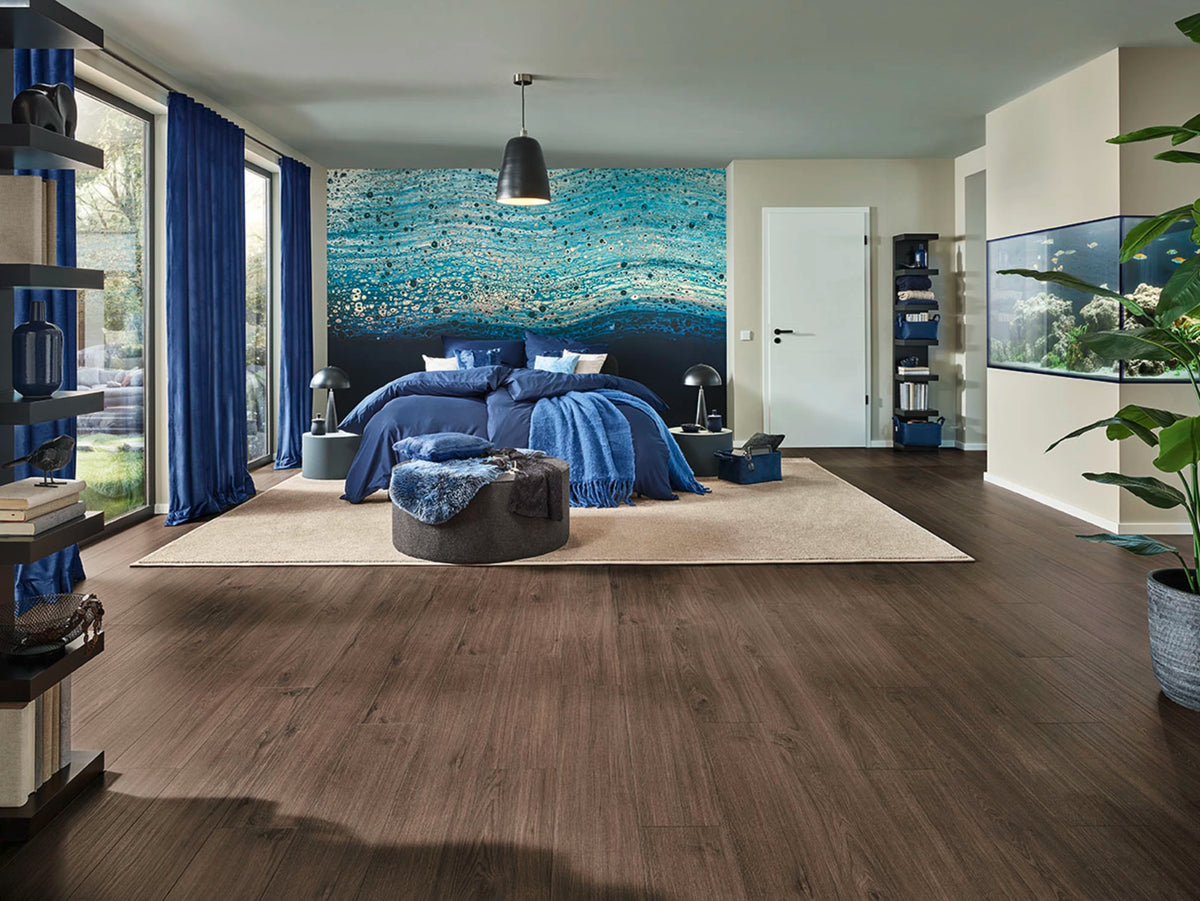 JOKA XploraPROVE 833 8811 Oak royal brown V4 Naturdesignboden Raumansicht